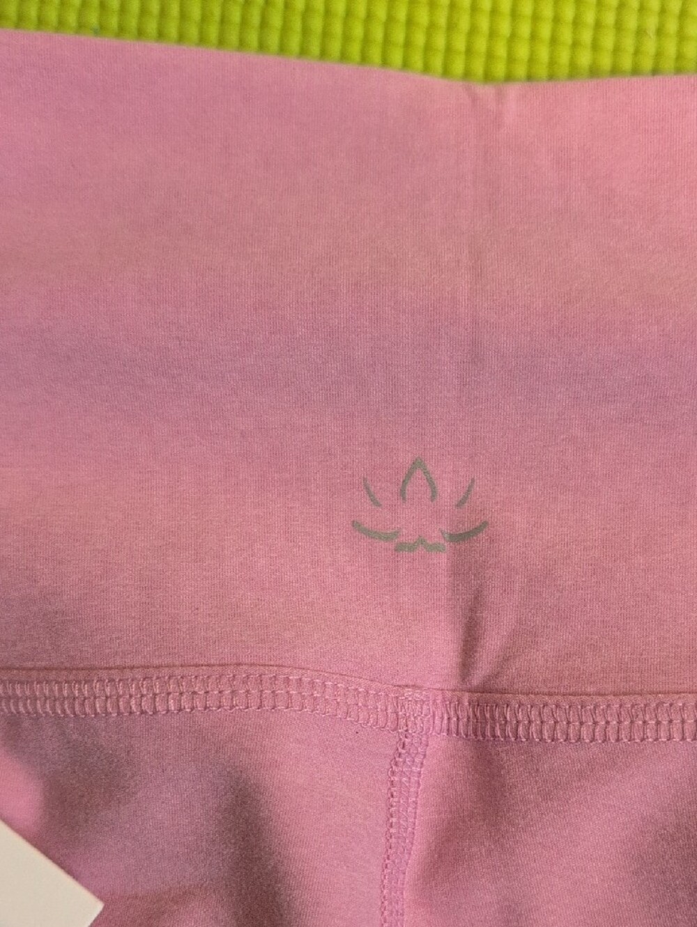 NWT Beyond Yoga Pink Leggings - Picture 8 of 8